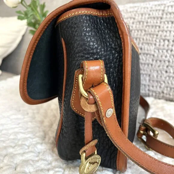 Vintage Dooney & Bourke Carrier Crossbody Bag (Navy/Tan) - Picture 4 of 15